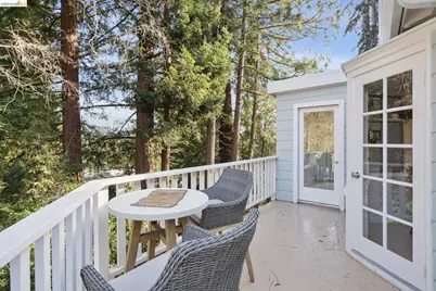 5922 Bruns Ct, Oakland, CA 94611 - Photo 37