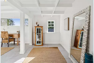 5922 Bruns Ct, Oakland, CA 94611 - Photo 47