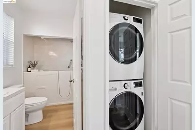 306 Commodore Dr, Richmond, CA 94804 - Photo 51