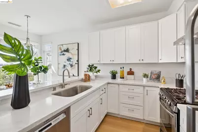 306 Commodore Dr, Richmond, CA 94804 - Photo 25