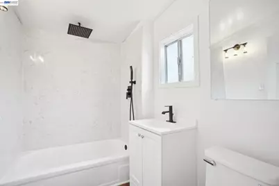 1130 61st Ave, Oakland, CA 94621 - Photo 11