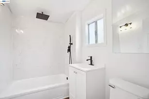 1130 61st Ave, Oakland, CA 94621 - Photo 11