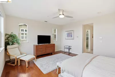 6271 Rocky Point Ct, Oakland, CA 94605 - Photo 29