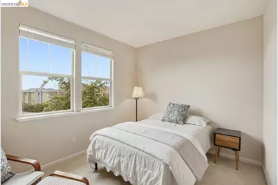 6271 Rocky Point Ct, Oakland, CA 94605 - Photo 31