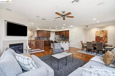 6271 Rocky Point Ct, Oakland, CA 94605 - Photo 9