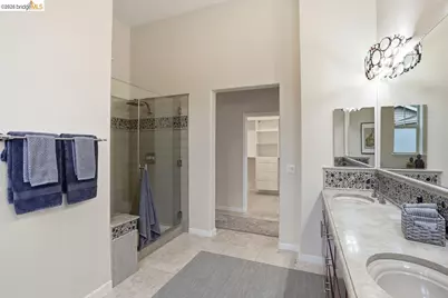 6271 Rocky Point Ct, Oakland, CA 94605 - Photo 37