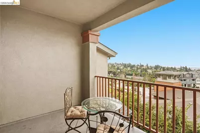 6271 Rocky Point Ct, Oakland, CA 94605 - Photo 43