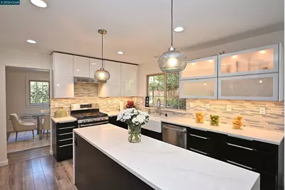 15 El Portal Ct, Clayton, CA 94517 - Photo 3