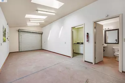 2211 College Avenue, Livermore, CA 94550 - Photo 31