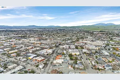 2211 College Avenue, Livermore, CA 94550 - Photo 45