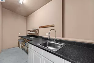 2211 College Ave, Livermore, CA 94550 - Photo 33