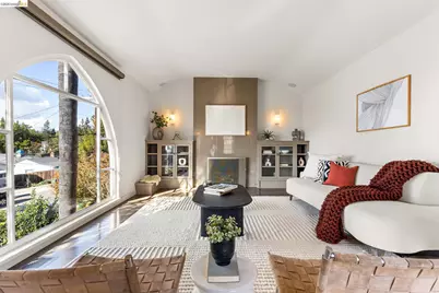 4452 Davenport Ave, Oakland, CA 94619 - Photo 3