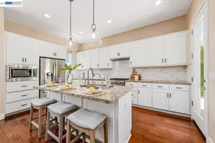 4069 Chalk Hl Wy, Dublin, CA 94568 - Photo 5