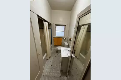 6100 Chabot Road, Oakland, CA 94618 - Photo 23