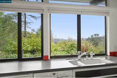 92 Evergreen Dr, Orinda, CA 94563 - Photo 11