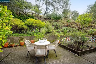 92 Evergreen Dr, Orinda, CA 94563 - Photo 29