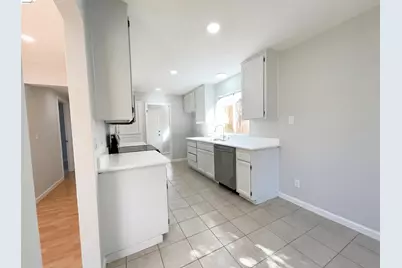 2270 Bayberry Cir, Pittsburg, CA 94565 - Photo 17