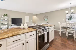 8185 Arroyo Dr, Pleasanton, CA 94588 - Photo 9