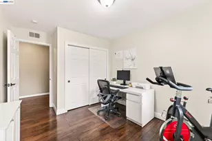 8185 Arroyo Dr, Pleasanton, CA 94588 - Photo 17