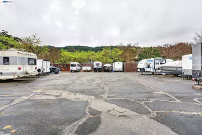 8185 Arroyo Dr #4, Pleasanton, CA 94588 - Photo 33