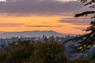 7807 Outlook Ave, Oakland, CA 94605 - Photo 47