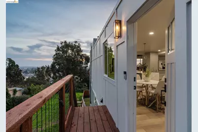 7807 Outlook Ave, Oakland, CA 94605 - Photo 3