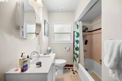 367 41st St, Oakland, CA 94609 - Photo 15