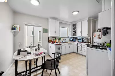 367 41st St, Oakland, CA 94609 - Photo 9