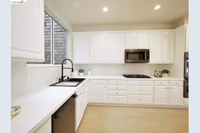 2050 Divisadero St #APT 2, San Francisco, CA 94115 - Photo 5