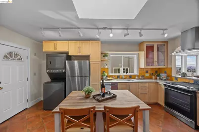 6100 Majestic Ave, Oakland, CA 94605 - Photo 23