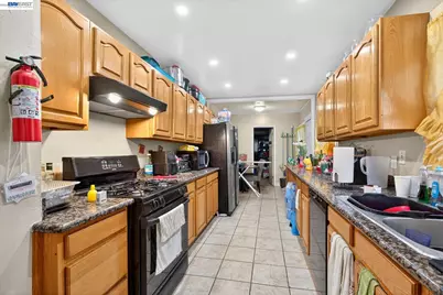 2724 22nd St, Oakland, CA 94601 - Photo 5