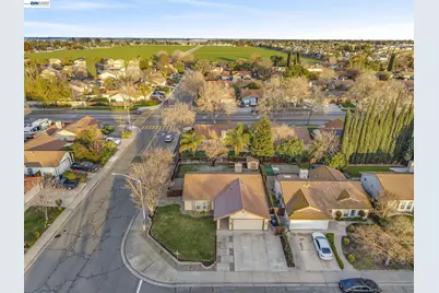 1820 Willow Creek Drive, Tracy, CA 95376 - Photo 33