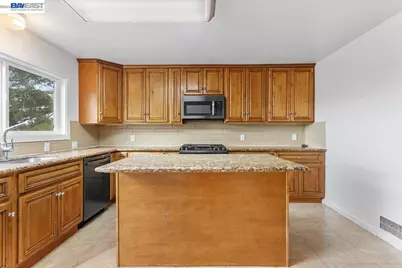 18028 Almond Rd, Castro Valley, CA 94546 - Photo 19