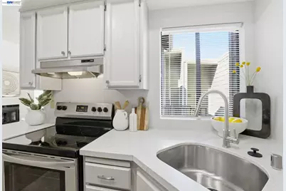 2455 Saint Helena Dr #5, Hayward, CA 94542 - Photo 15