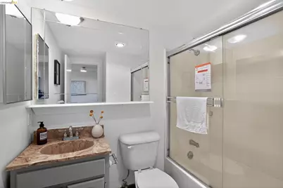 801 Franklin #1119, Oakland, CA 94607 - Photo 21