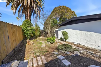 280 Calais Dr, Pinole, CA 94564 - Photo 43