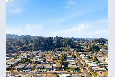 280 Calais Dr, Pinole, CA 94564 - Photo 51
