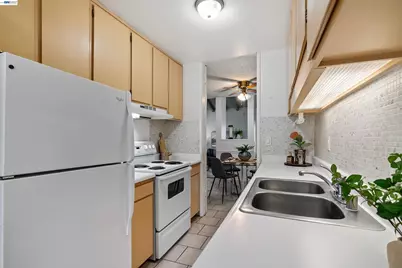 810 Oak Grove Rd #104, Concord, CA 94518 - Photo 11