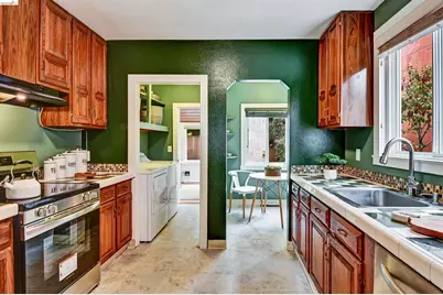 6236 Laird Ave, Oakland, CA 94605 - Photo 9