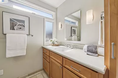 1211 Court St, Alameda, CA 94501 - Photo 25