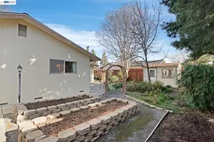 1674 Kasba St, Concord, CA 94518 - Photo 33