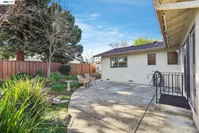 1674 Kasba St, Concord, CA 94518 - Photo 29
