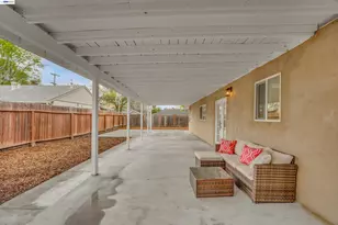 1954 Treadway Ln, Pleasant Hill, CA 94523 - Photo 17