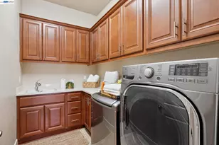 73 Stonebrae Rd, Hayward, CA 94542 - Photo 41