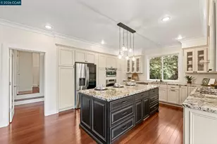 6165 Doncaster Pl, Oakland, CA 94611 - Photo 15