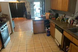 7333 Lockwood St, Oakland, CA 94621 - Photo 3