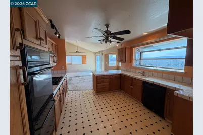 418 Highland Ct, Concord, CA 94520 - Photo 5