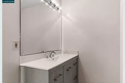 650 Hillsborough St, Oakland, CA 94606 - Photo 37