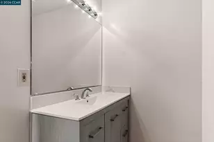 650 Hillsborough St, Oakland, CA 94606 - Photo 37