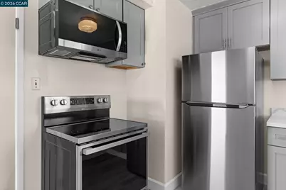 650 Hillsborough St, Oakland, CA 94606 - Photo 31